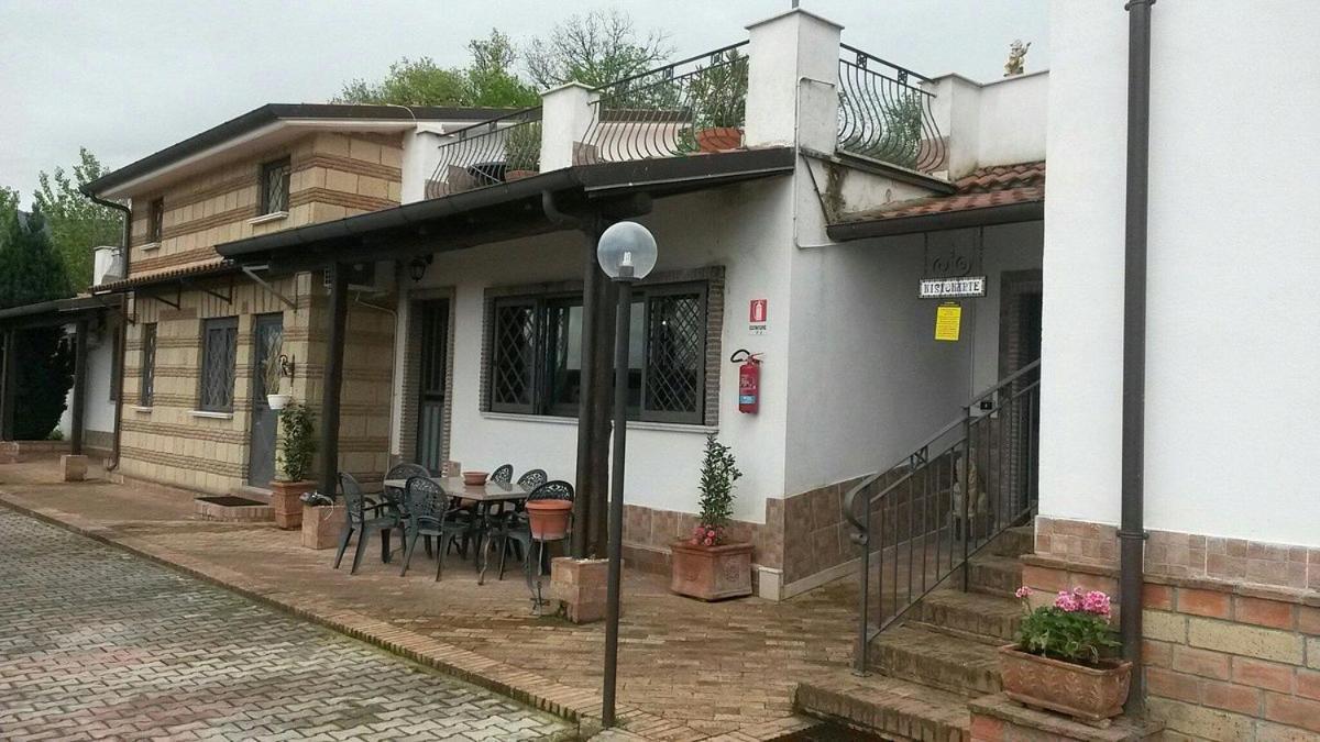 Agriturismo Borgo Nuovo Sant'Agata Dei Goti Hotel Migliara-San Silvestro Buitenkant foto